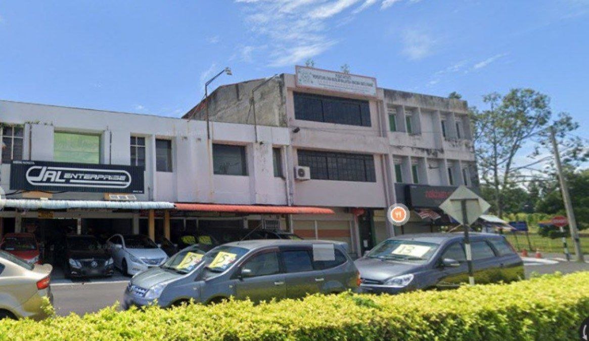 SP103 - RUMAH KEDAI 2 TINGKAT  –  KAMPUNG ISTANA, BATU PAHAT.
