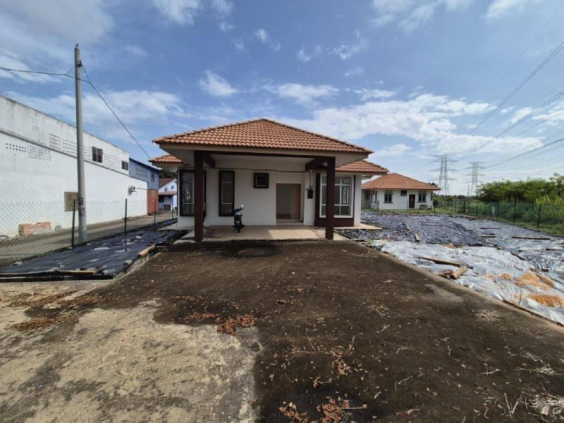 RUMAH BANGLO 1 TINGKAT UNTUK DIJUAL – TANJONG MINYAK, MELAKA