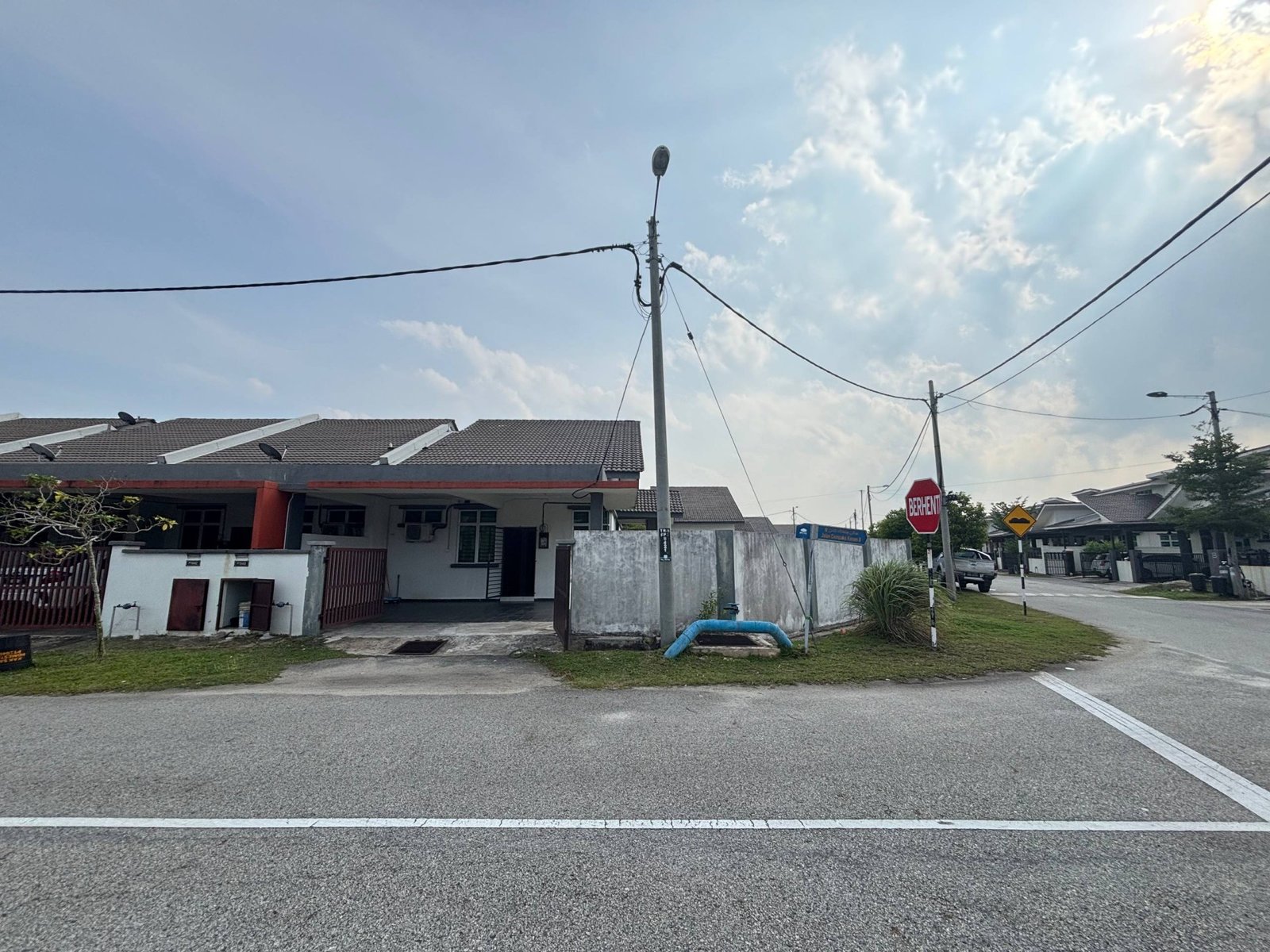 [CORNER LOT] RUMAH TERES FULLY FURNISHED KEMAMAN, BUKIT KUANG
