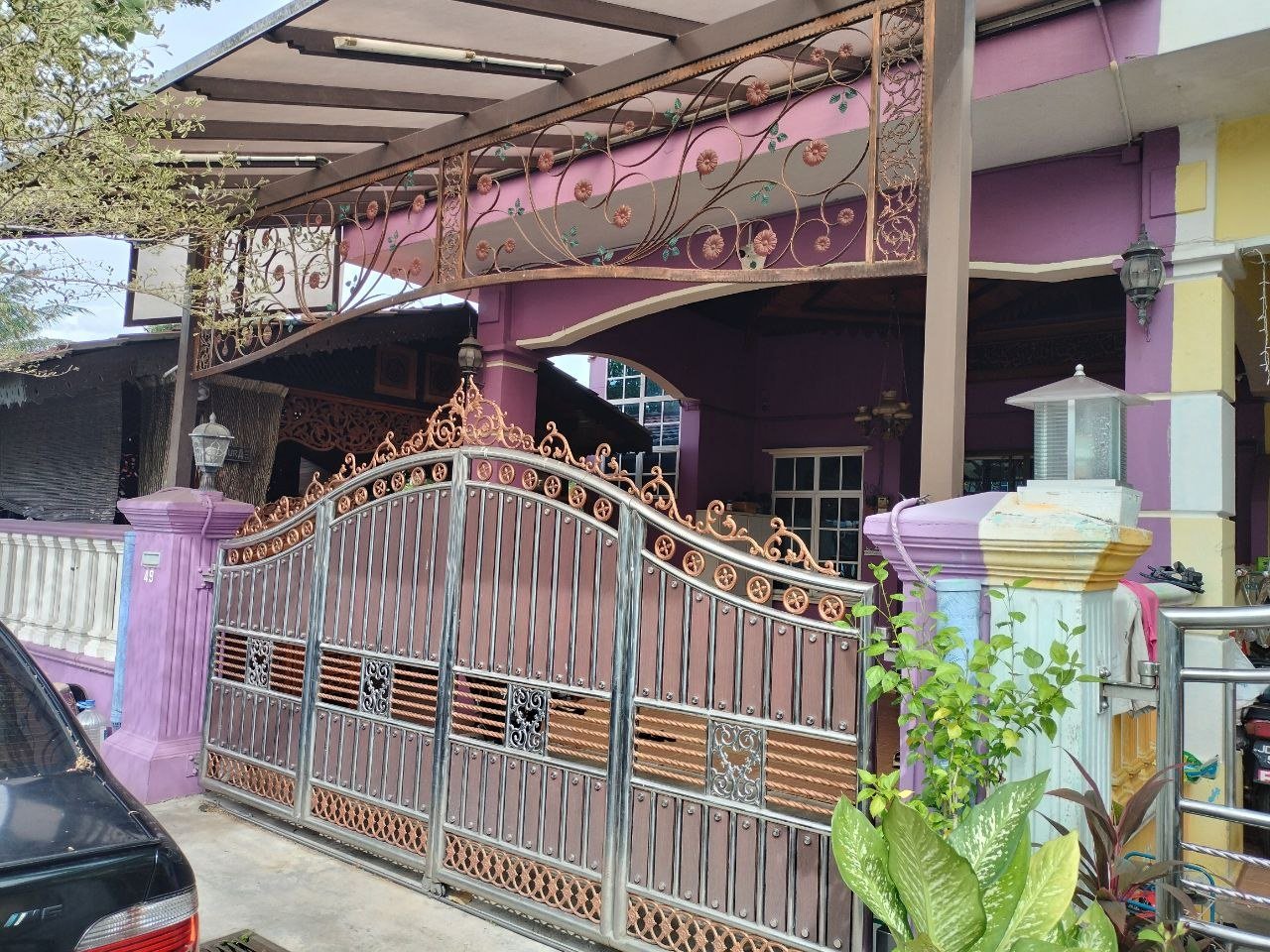 SP119 - RUMAH TERES SETINGKAT  END LOT - TAMAN INTAN TANGKAK.